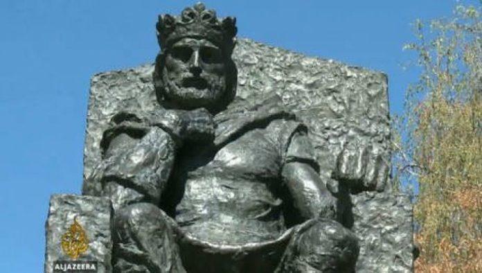 otimaju-i-spomenik-srpskog-jezika:-sarajevo-nastavlja-da-falsifikuje-istorijske-cinjenice-i-uporno-prisvaja-i-kulina-bana