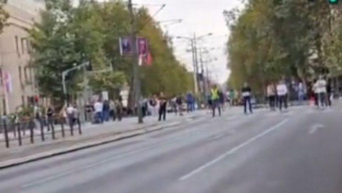 blokaderi-opet-maltretiraju-beogradane-i-ometaju-saobracaj:-blizi-se-25.-oktobar,-gradani-ce-dati-svoj-sud-(video)