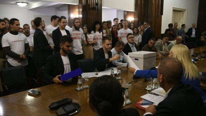 blokaderska-lista!-sada-je-jasno-zasto-su-je-krili,-ovo-su-razlozi-i-spisak