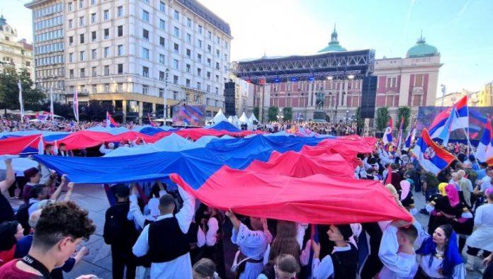 praznik-ljubavi-prema-svome-i-zavet-predaka:-srbija-i-rs-u-banjaluci-zajednicki-proslavile-dan-srpskog-jedinstva,-slobode-i-nacionalne-zastave