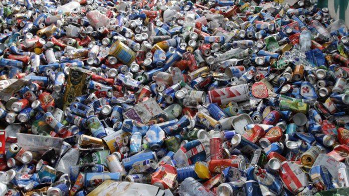 eu-zabranjuje-opasnu-hemikaliju-u-ambalazi-za-hranu!-nalazi-se-u-flasama,-konzervama-i-plasticnom-posudu:-ovo-je-sve-sto-treba-da-znate