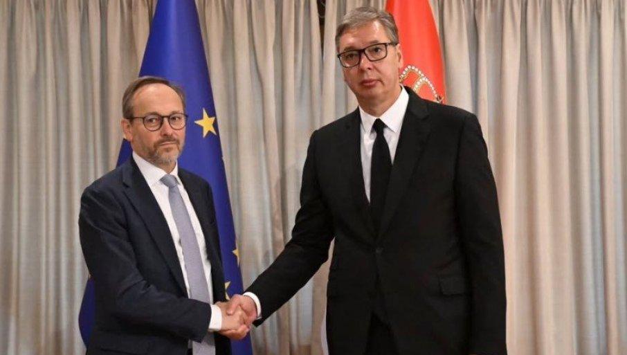 vucic-razgovarao-sa-emanuelom-ziofreom:-predsednik-otkrio-detalje-vaznog-susreta-(foto) vucic-razgovarao-sa-emanuelom-ziofreom:-predsednik-otkrio-detalje-vaznog-susreta-(foto)