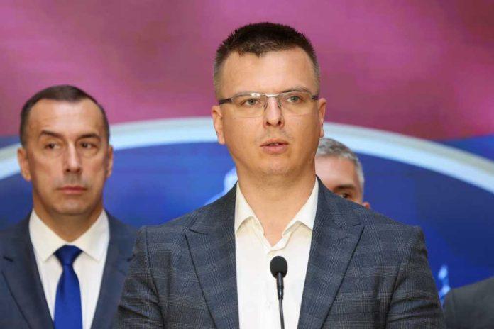 parandilovic-ne-izlazi-na-izbore!-potpuni-raspad-u-redovima-opozicije:-pokusace-da-ubedi-i-aleksica-i-cutu-da-se-i-oni-povuku?!