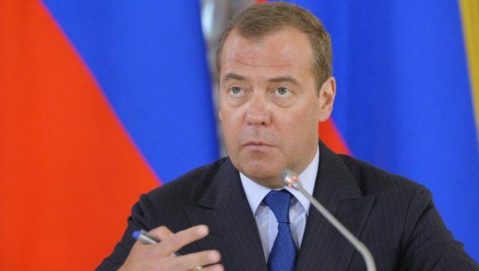 rusija-pred-tehnoloskom-trkom-za-suverenitet:-medvedev-poslao-jasnu-poruku