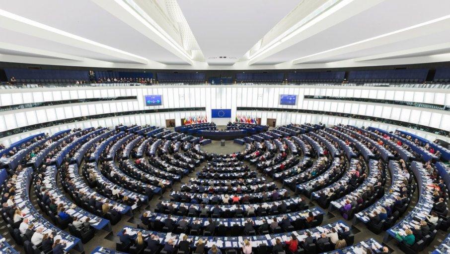 ima-li-razuma-u-ep:-„sokirani“-brisel-zmuri-na-nacizam-u-ukrajini,-a-srbiju-pritiska-i-destabilizuje ima-li-razuma-u-ep:-„sokirani“-brisel-zmuri-na-nacizam-u-ukrajini,-a-srbiju-pritiska-i-destabilizuje