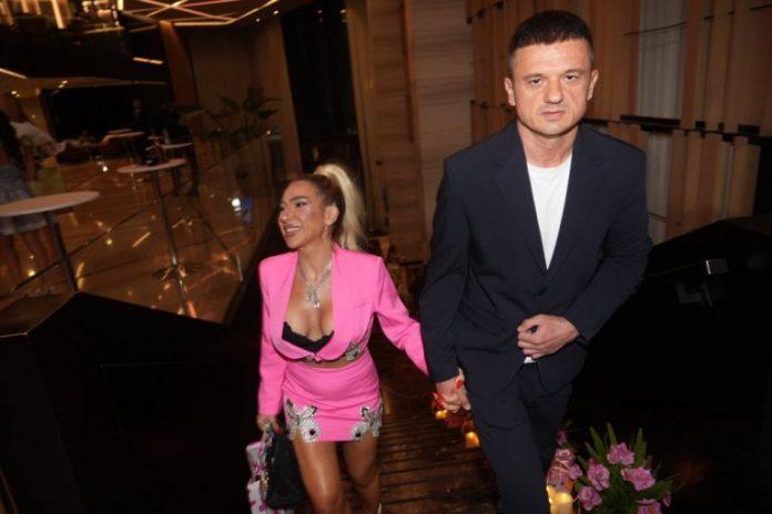 haos-u-simanovcima-zbog-silikona-jovane-jeremic:-ovo-gledate-na-sopstvenu-odgovornost,-tigrove-dude-hipnotisu!
