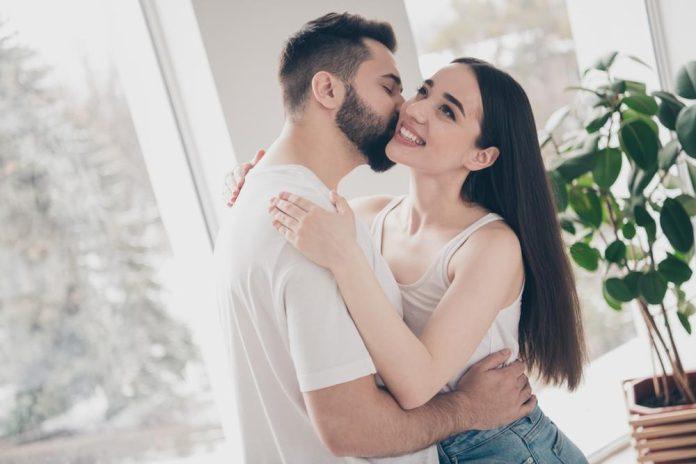 mislili-ste-da-je-ovo-bezopasno?-stomatolog-maricic-upozorava:-zbog-jedne-stvarcice-u-krevetu-rizik-od-teske-bolesti-skace-8-puta