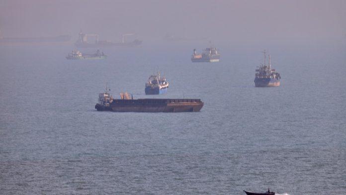 drama-u-ormuskom-moreuzu-nestala-dva-mornara-posle-napada-na-tanker