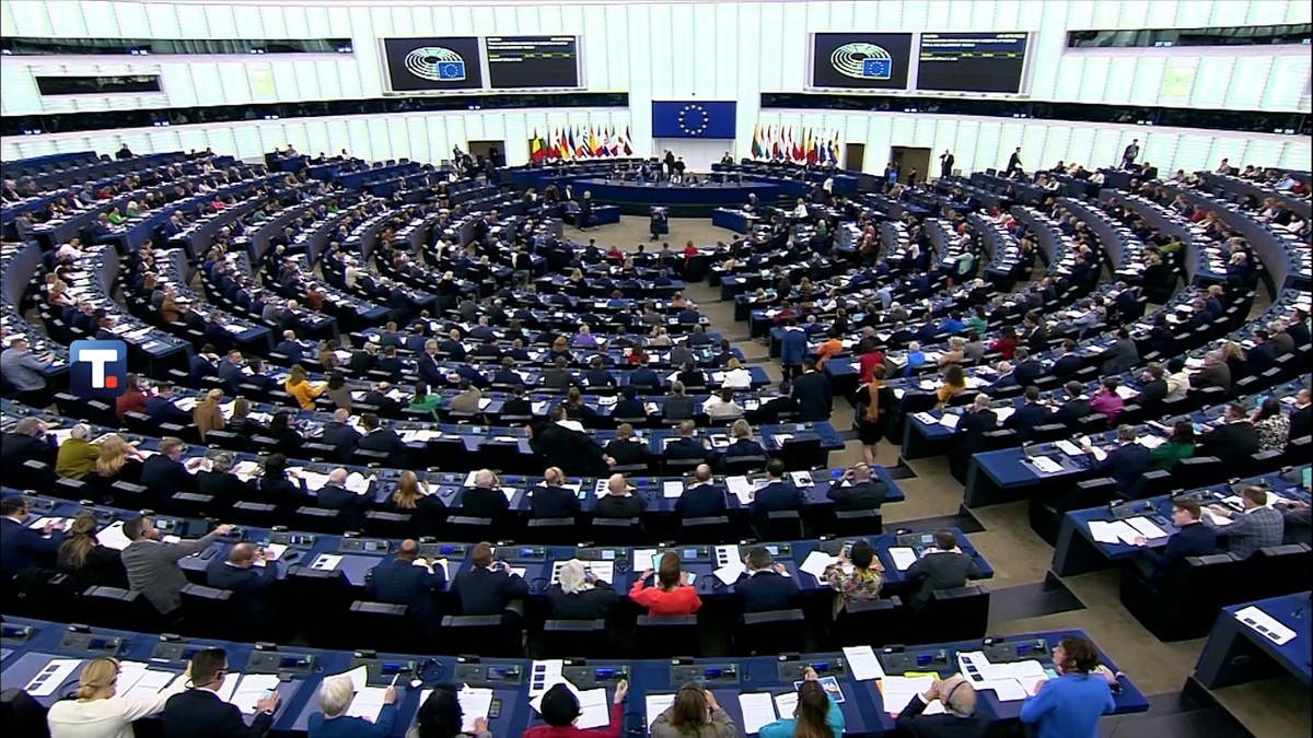 vecina-poslanika-evropskog-parlamenta-osudila-prisustvo-vlasti-na-sahrani-ratka-mladica vecina-poslanika-evropskog-parlamenta-osudila-prisustvo-vlasti-na-sahrani-ratka-mladica