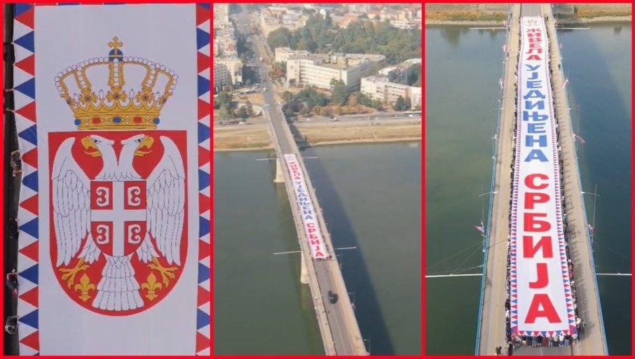 velicanstveni-prizori:-omladina-iz-novog-sada-slavi-dan-zastave-i-srpskog-jedinstva-(video) velicanstveni-prizori:-omladina-iz-novog-sada-slavi-dan-zastave-i-srpskog-jedinstva-(video)