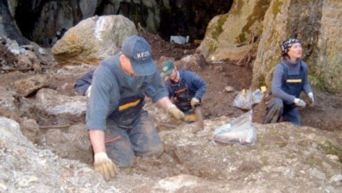 zatvarali-i-bebe,-ljude-tukli-cekicima:-potresna-svedocenja-srba-i-ostalih-nealbanaca-opisana-u-optuznici-protiv-kvarteta-ovk
