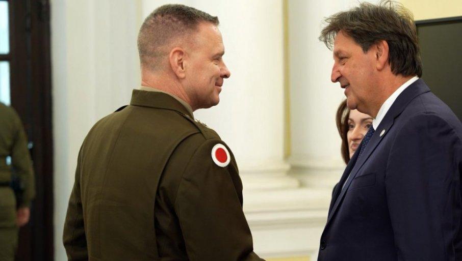 vek-i-po-diplomatskih-odnosa-i-20-godina-partnerstva-s-ohajom:-sastanak-gasica-i-general-majora-vudrafa-o-saradnji-vojske-srbije-i-sad vek-i-po-diplomatskih-odnosa-i-20-godina-partnerstva-s-ohajom:-sastanak-gasica-i-general-majora-vudrafa-o-saradnji-vojske-srbije-i-sad