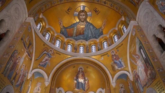 cudo-na-danasnji-dan!-nebo-se-otvara-za-tri-velika-sveca,-a-evo-sta-nikako-ne-smete-da-radite-ako-zelite-mir-u-kuci!