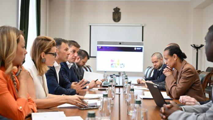 mmf-u-srbiji:-sastali-se-sinisa-mali-sa-anet-kjobe,-evo-o-cemu-su-razgovarali-(foto)