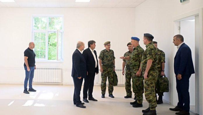 bolji-uslovi-za-nove-generacije-vojnika:-rekonstruisan-objekat-u-kasarni-„topcider“