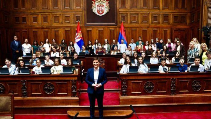 deca-iz-hercegovine-ponela-najlepse-utiske-iz-matice-srbije:-bogat-program-povodom-dana-srpskog-jedinstva,-slobode-i-nacionalne-zastave
