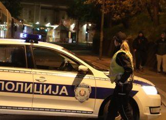 UHAPŠEN MALOLETNIK (16) ZBOG JEZIVOG NASILJA Bacio vršnjaka na pod u tržnom centru, pa ga šutirao u glavu! uhapsen-maloletnik-(16)-zbog-jezivog-nasilja-bacio-vrsnjaka-na-pod-u-trznom-centru,-pa-ga-sutirao-u-glavu!