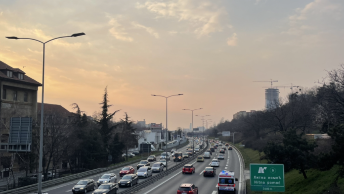 amss-upozorava-na-2-pojave-koje-otezavaju-saobracaj,-a-evo-kakvo-je-stanje-na-granicama
