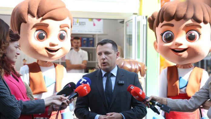 otvorena-prva-pop-up-brendirana-expo-prodavnica-u-knez-mihailovoj-ulici-u-beogradu-(foto)