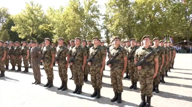 Гашић-на-полагању-војничке-заклетве-у-Ваљеву:-Заклетва-је-доказ-части-и-одважности Гашић-на-полагању-војничке-заклетве-у-Ваљеву:-Заклетва-је-доказ-части-и-одважности