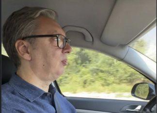 PRVI PUT „SAM SVOJ MAJSTOR“: Predsednik Vučić za volanom, kao narodni tribun, uz Tomu Zdravkovića započeo dan prvi-put-„sam-svoj-majstor“:-predsednik-vucic-za-volanom,-kao-narodni-tribun,-uz-tomu-zdravkovica-zapoceo-dan
