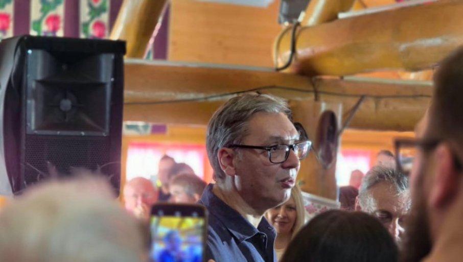 “sutra,-prekosutra-idem-u-njujork”-vucic:-i-vas-molim,-da-se-borite-najsnaznije-moguce! “sutra,-prekosutra-idem-u-njujork”-vucic:-i-vas-molim,-da-se-borite-najsnaznije-moguce!