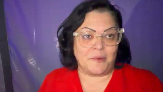 “zveknula-sam-ga,-imao-je-120-kila”-bojana-barjaktarevic-fizcki-nasrnula-na-gosta-na-nastupu-da-spasi-koleginicu,-pa-priznala:-“ja-sam-prvi-put-na-sbackom-vasaru”-(video)