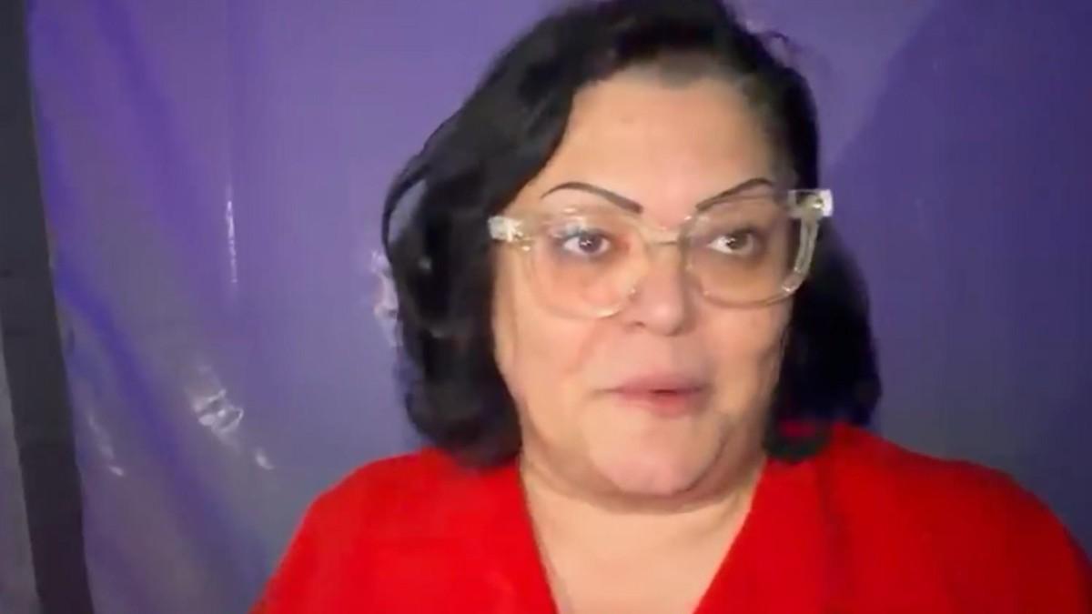 “zveknula-sam-ga,-imao-je-120-kila”-bojana-barjaktarevic-fizcki-nasrnula-na-gosta-na-nastupu-da-spasi-koleginicu,-pa-priznala:-“ja-sam-prvi-put-na-sbackom-vasaru”-(video) “zveknula-sam-ga,-imao-je-120-kila”-bojana-barjaktarevic-fizcki-nasrnula-na-gosta-na-nastupu-da-spasi-koleginicu,-pa-priznala:-“ja-sam-prvi-put-na-sbackom-vasaru”-(video)