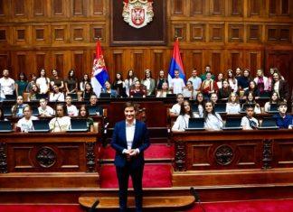 DECA IZ HERCEGOVINE PONELA NAJLEPŠE UTISKE IZ MATICE SRBIJE: Bogat program povodom Dana srpskog jedinstva, slobode i nacionalne zastave deca-iz-hercegovine-ponela-najlepse-utiske-iz-matice-srbije:-bogat-program-povodom-dana-srpskog-jedinstva,-slobode-i-nacionalne-zastave