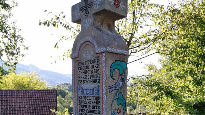 vozac-srusio-spomenik-herojima-iz-prvog-svetskog-rata-porodica-savic-u-soku,-uspomene-nepovratno-ostecene