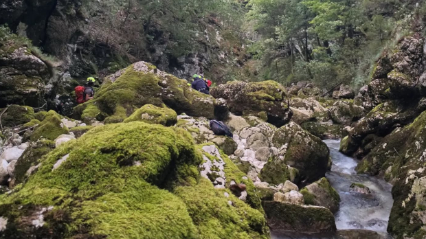 Дете-пало-у-провалију-код-водопада-Савица,-отац-страдао-покушавајући-да-му-помогне Дете-пало-у-провалију-код-водопада-Савица,-отац-страдао-покушавајући-да-му-помогне