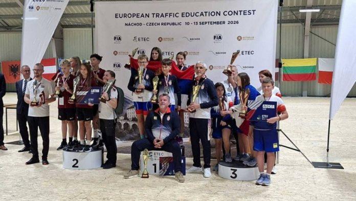 sampioni-u-poznavanju-saobracaja:-tim-osnovaca-iz-srbije-odbranio-zlato-na-evropskom-takmicenju-u-ceskoj