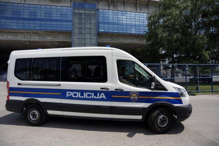 policija-upala-u-fudbalski-savez-hrvatske!-ovo-je-razlog-za-dramu-u-komsiluku! policija-upala-u-fudbalski-savez-hrvatske!-ovo-je-razlog-za-dramu-u-komsiluku!