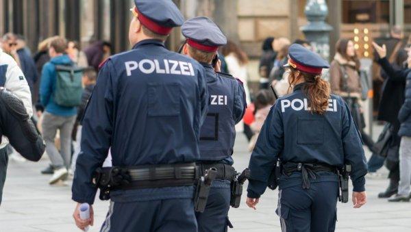 terorista-sa-tiktoka-pusten-iz-zatvora:-decaka-(16)-iz-beca-cuvaju-20-policajaca-i-jedinica-“kobra”-–-“izboscu-svakog-ko-mi-stane-na-put” terorista-sa-tiktoka-pusten-iz-zatvora:-decaka-(16)-iz-beca-cuvaju-20-policajaca-i-jedinica-“kobra”-–-“izboscu-svakog-ko-mi-stane-na-put”
