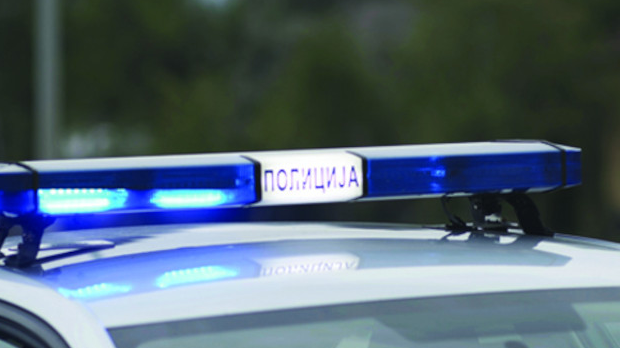 Отац-осумњичен-да-је-пијан-возио-шесторо-деце-и-слетео-са-пута-код-Алибунара-–-двоје-животно-угрожено Отац-осумњичен-да-је-пијан-возио-шесторо-деце-и-слетео-са-пута-код-Алибунара-–-двоје-животно-угрожено