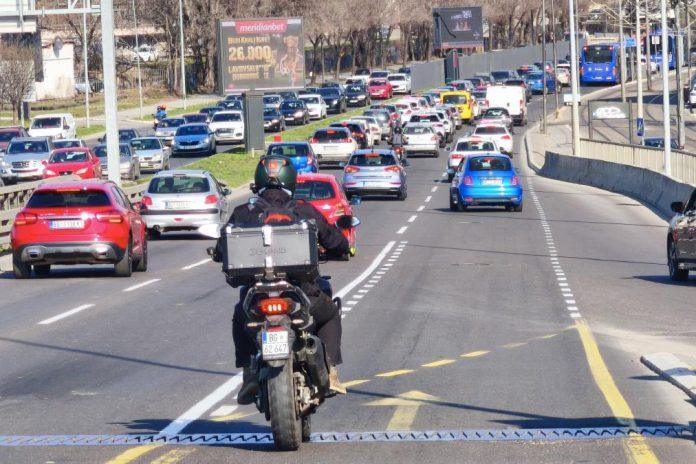 ovo-je-najmanja-dozvoljena-brzina-na-auto-putevima-u-srbiji:-mnogi-misle-da-su-bezbedniji-ako-voze-presporo,-medutim-i-to-predstavlja-opasnost-–-evo-i-sto