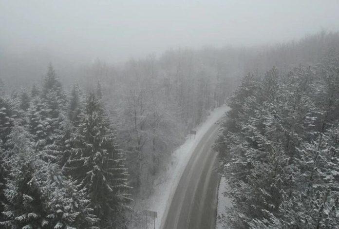 pao-prvi-sneg-na-goliji!-mestani-kazu-da-bas-dobro-veje,-ali-se-i-odmah-topi!