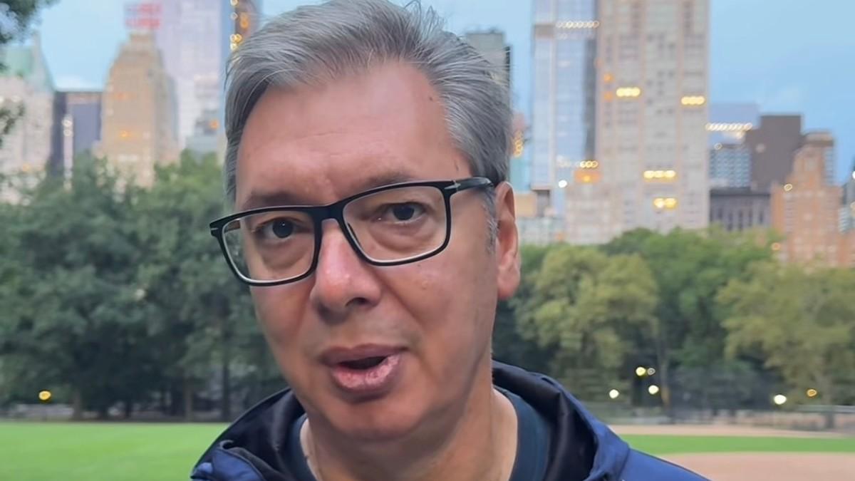 “stizem-za-dva,-dva-i-po-dana,-i-predvodicu-tu-borbu”-vucic-iz-njujorka:-ne-trcim,-ali-sam-odlucio-da-ustajem-rano-i-da-vredno-radim-za-svoju-zemlju-(video) “stizem-za-dva,-dva-i-po-dana,-i-predvodicu-tu-borbu”-vucic-iz-njujorka:-ne-trcim,-ali-sam-odlucio-da-ustajem-rano-i-da-vredno-radim-za-svoju-zemlju-(video)
