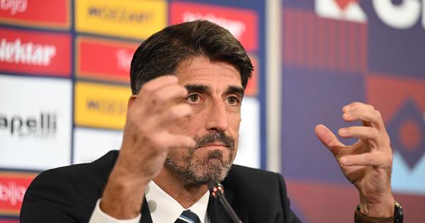 veljko-paunovic-se-obraca-na-konferenciji-za-novinare-pred-start-lige-nacija:-pratite-na-sportalu-/video/ veljko-paunovic-se-obraca-na-konferenciji-za-novinare-pred-start-lige-nacija:-pratite-na-sportalu-/video/