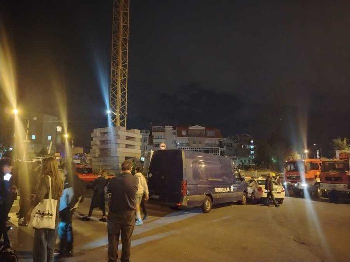 incident-na-gradilistu-u-beogradu:-obrusio-se-potporni-zid,-rupa-progutala-auto!-pogledajte-scene-s-lica-mesta,-tuzilastvo-utvrduje-okolnosti-(video)