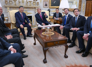 Си у Белој кући: Требало би да сарађујемо искрено; Трамп: Постигли смо огроман напредак, наше земље раде исту ствар Си-у-Белој-кући:-Требало-би-да-сарађујемо-искрено;-Трамп:-Постигли-смо-огроман-напредак,-наше-земље-раде-исту-ствар