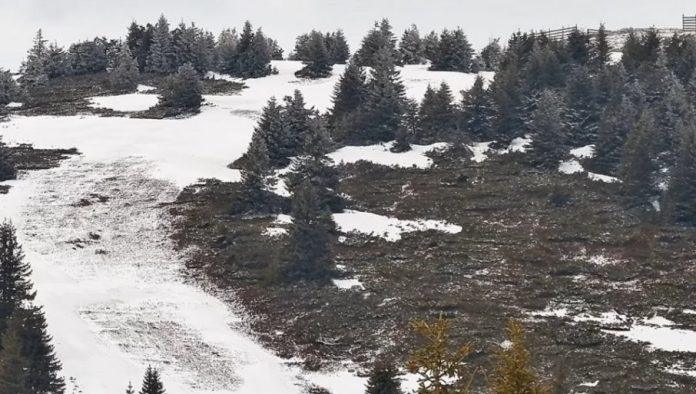 sneg-i-dalje-veje-na-kopaoniku,-formirao-se-snezni-pokrivac-vreme-u-srbiji:-moguci-i-pljuskovi-snega-sa-grmljavinom