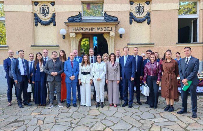 velika-sansa-za-privredu-srbije:-predstavnici-visegradske-cetvorke-u-krusevcu,-otvorene-nove-mogucnosti-za-domace-kompanije-(foto)