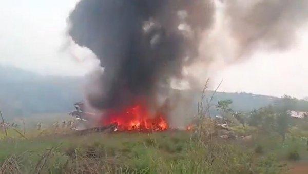 srusio-se-vojni-avion,-poginulo-13-osoba:-izgoreli-do-neprepoznatljivosti,-medu-mrtvima-i-general-(video) srusio-se-vojni-avion,-poginulo-13-osoba:-izgoreli-do-neprepoznatljivosti,-medu-mrtvima-i-general-(video)