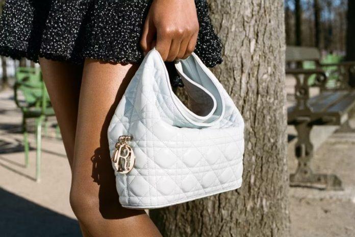 nova-dior-toujours-torba-izaziva-buru:-tradicija-ili-revolucija?-sta-se-zapravo-promenilo-u-dizajnu?