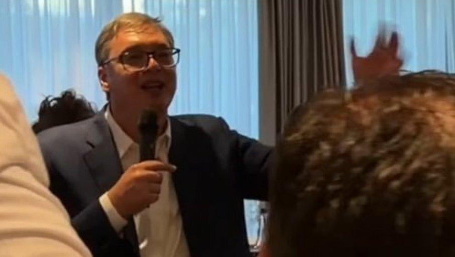vucic-se-oprasta-od-saradnika-uz-cuvenu-pesmu-“a-sad-adio” vucic-se-oprasta-od-saradnika-uz-cuvenu-pesmu-“a-sad-adio”