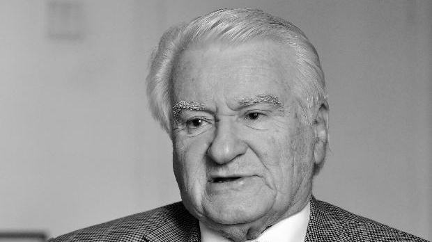Урна-Драгољуба-Мићуновића-положена-у-Алеји-заслужних-грађана Урна-Драгољуба-Мићуновића-положена-у-Алеји-заслужних-грађана