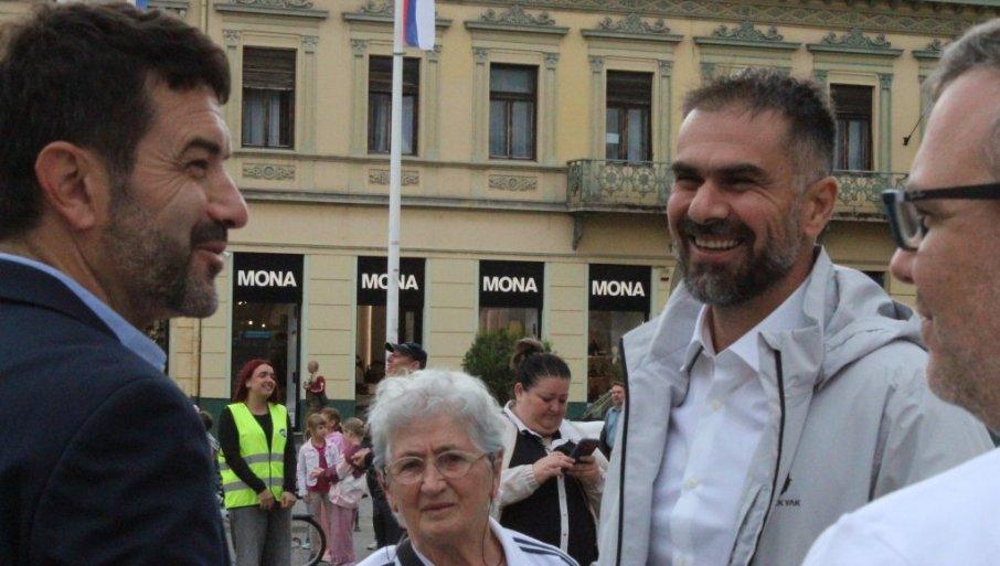 najmladi-biciklisti-osvojili-trg-slobode:-novosadski-osnovci-ucili-kako-da-bezbedno-voze-(foto/video) najmladi-biciklisti-osvojili-trg-slobode:-novosadski-osnovci-ucili-kako-da-bezbedno-voze-(foto/video)