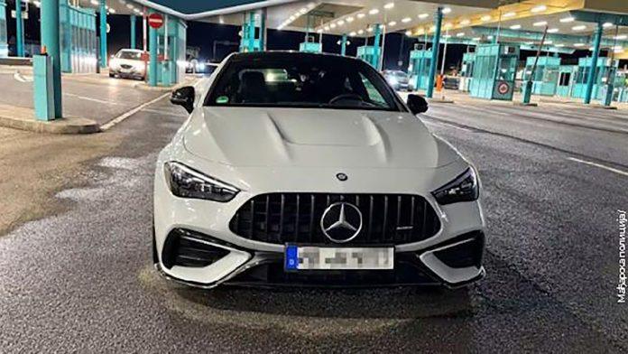 zaustavili-ga-na-granici,-a-u-sistemu-se-upalio-crveni-alarm!-srpski-drzavljanin-vozio-skupoceni-“mercedes”-sa-poternice,-policija-odmah-reagovala-(foto)