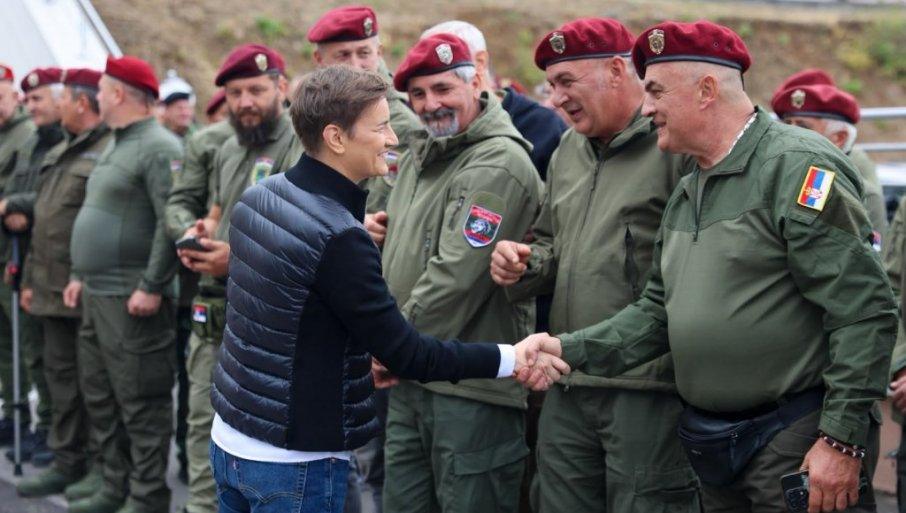 brnabic-sa-veteranima-na-avali:-„ljudi-koje-niko-od-nas-ne-sme-i-nece-da-zaboravi“ brnabic-sa-veteranima-na-avali:-„ljudi-koje-niko-od-nas-ne-sme-i-nece-da-zaboravi“